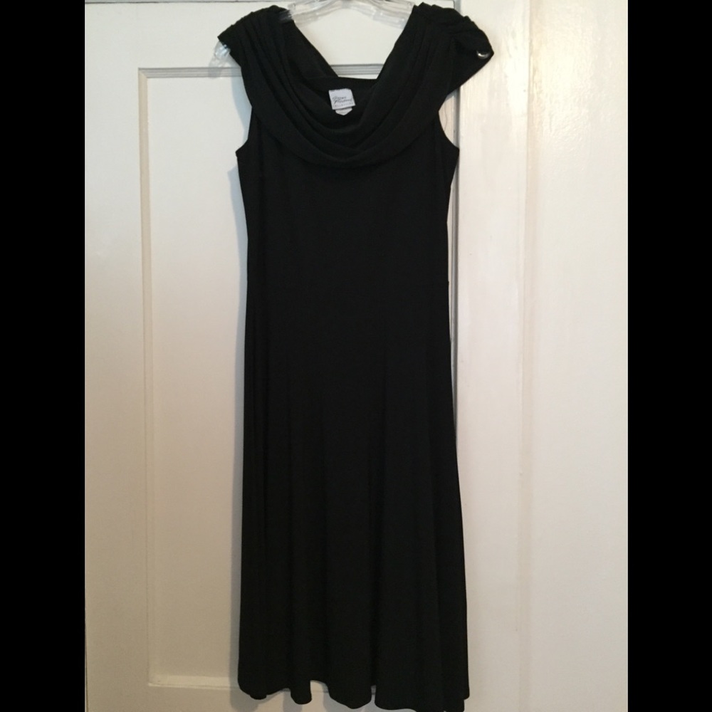 Sleeveless black dress